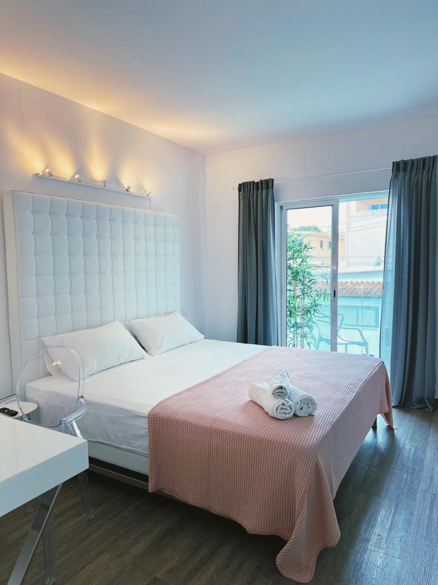 Bhc Boutique Hostal Cala Millor Cala Millor  Bagian luar foto