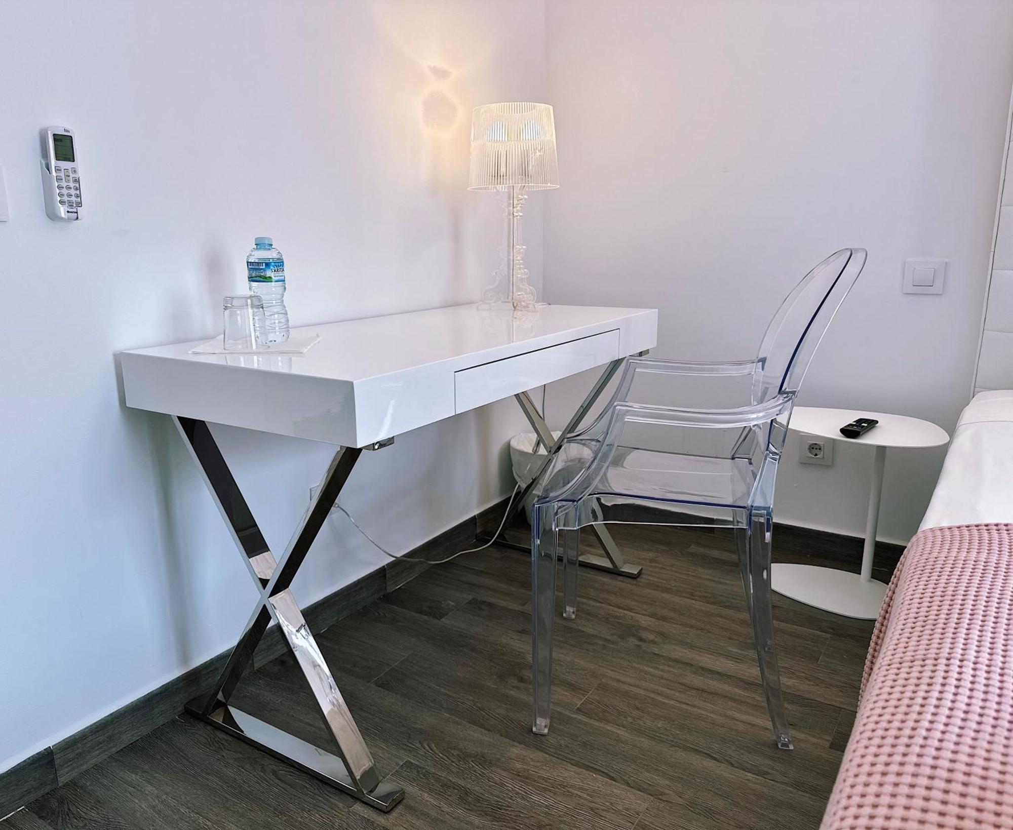 Bhc Boutique Hostal Cala Millor Cala Millor  Bagian luar foto